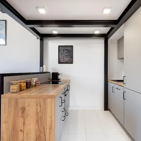 Loft-style With Entresol Near Metro