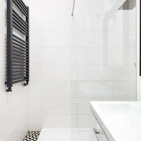 Διαμέρισμα Loft-style With Entresol Near Metro Βαρσοβία